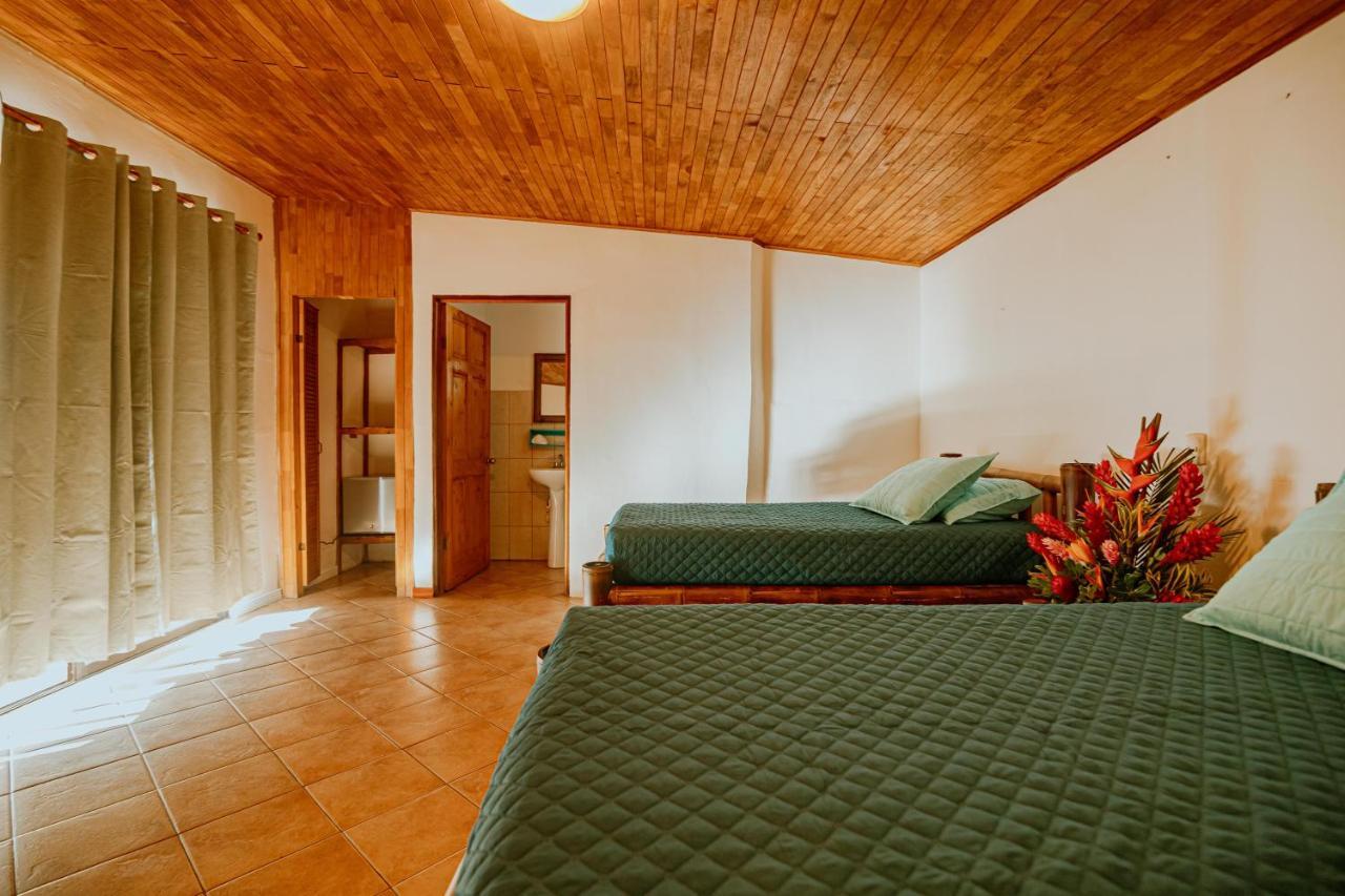 Hotel Planeta Sano Manuel Antonio Exteriör bild