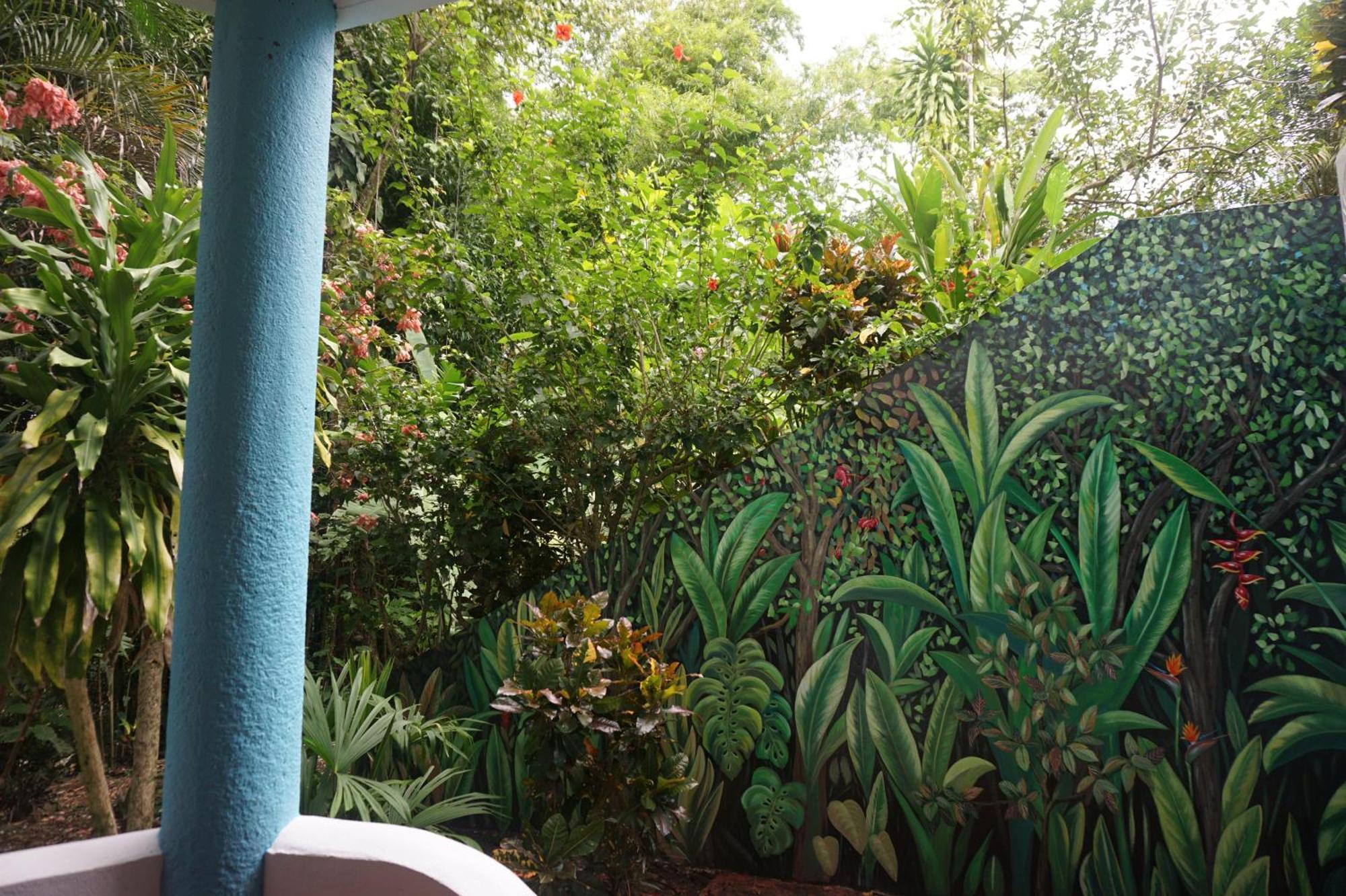 Hotel Planeta Sano Manuel Antonio Exteriör bild
