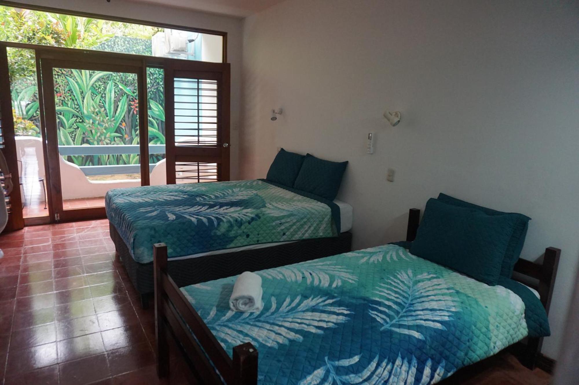 Hotel Planeta Sano Manuel Antonio Exteriör bild