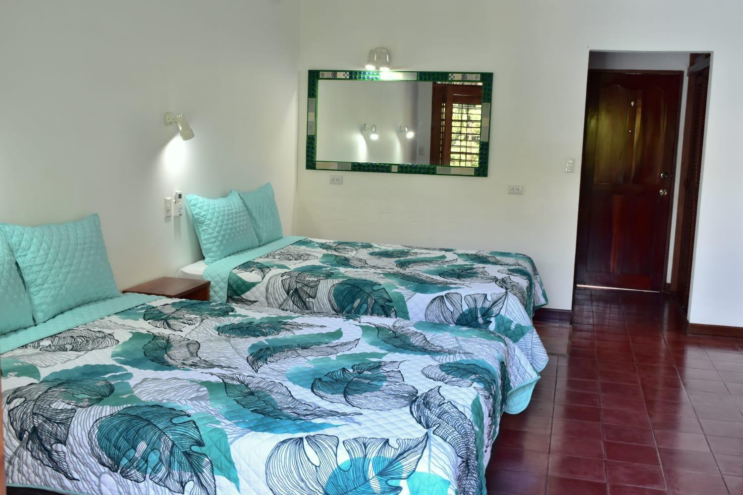 Hotel Planeta Sano Manuel Antonio Exteriör bild