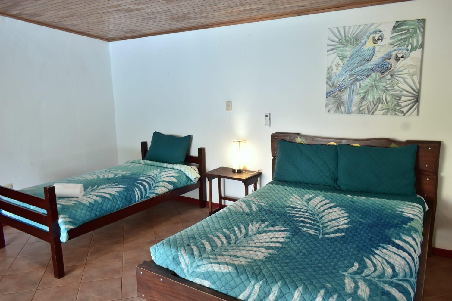Hotel Planeta Sano Manuel Antonio Exteriör bild
