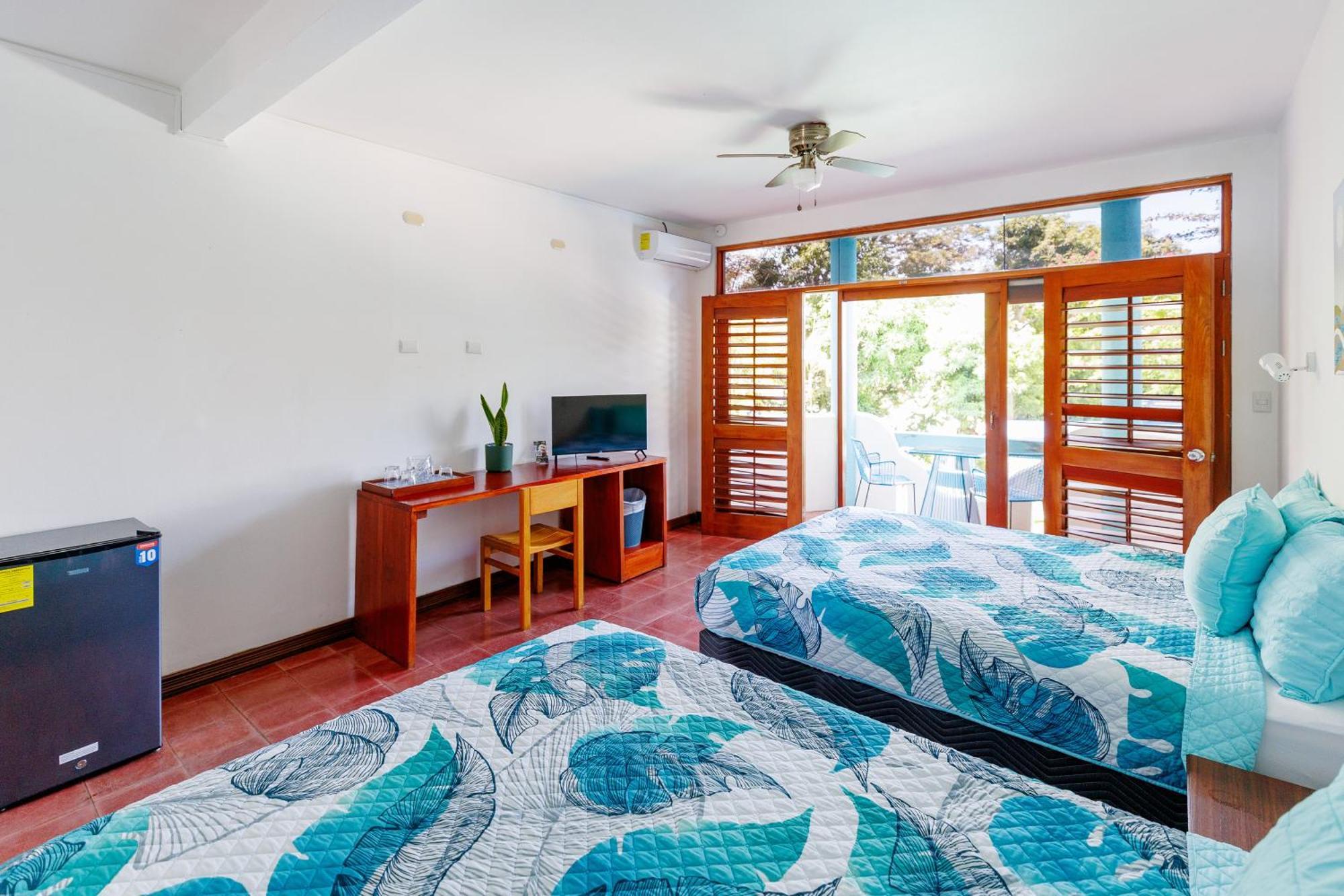 Hotel Planeta Sano Manuel Antonio Exteriör bild